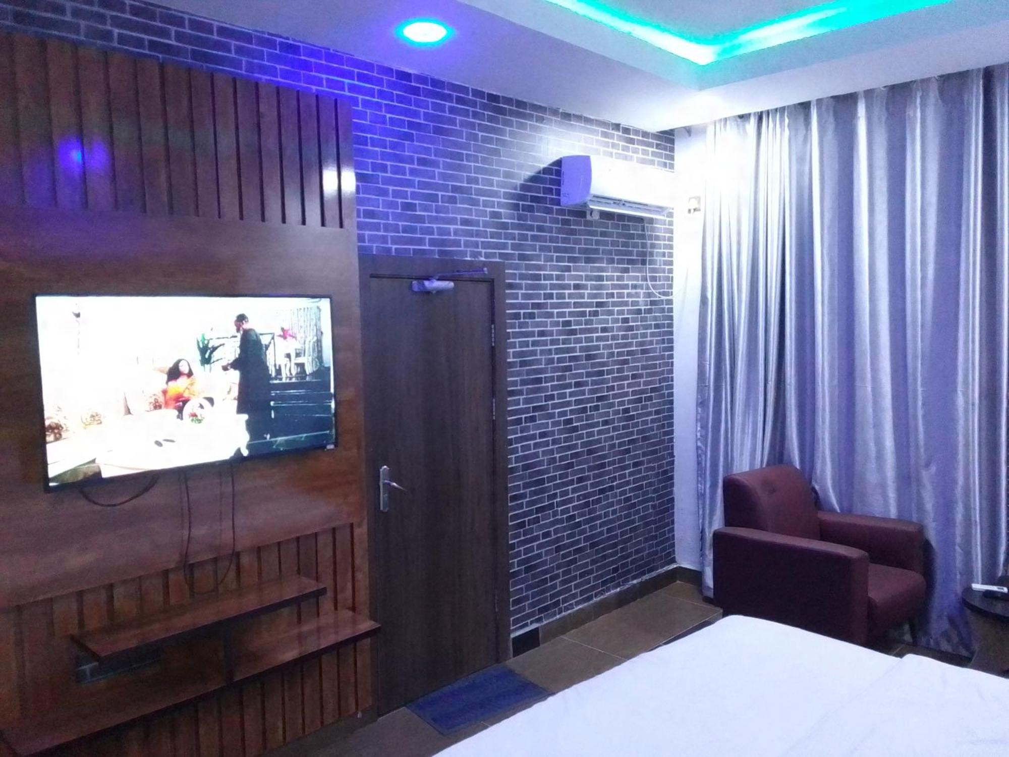 Готель Exclusive Mansion Lekki Phase 1 Ilado Екстер'єр фото